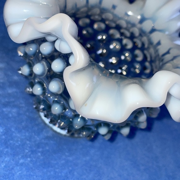 Vintage 1950’s Fenton White French Opalescent Glass Bowl. - Picture 6 of 7